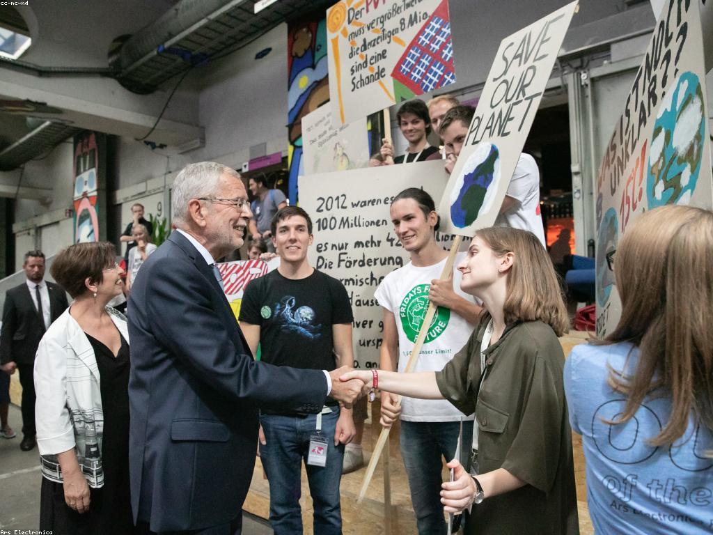 ឥរិយាបថនៃវប្បធម៌ និងអភិវឌ្ឍន៍ហេង